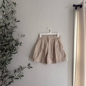 Abercrombie & Fitch High Waist tan Shorts